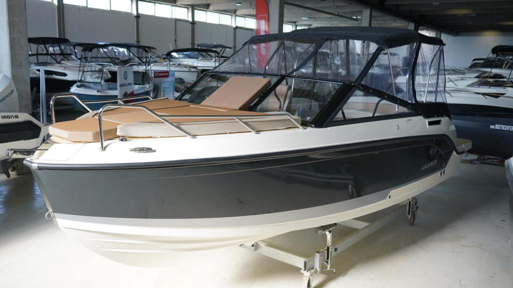 Activ 675 Cruiser mit 175 PS