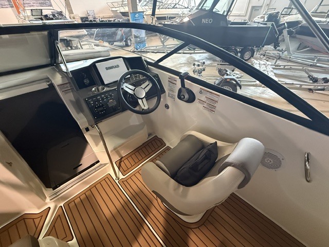 Bayliner VR5 Cuddy IB mit Mercruiser 4.5l (250PS)
