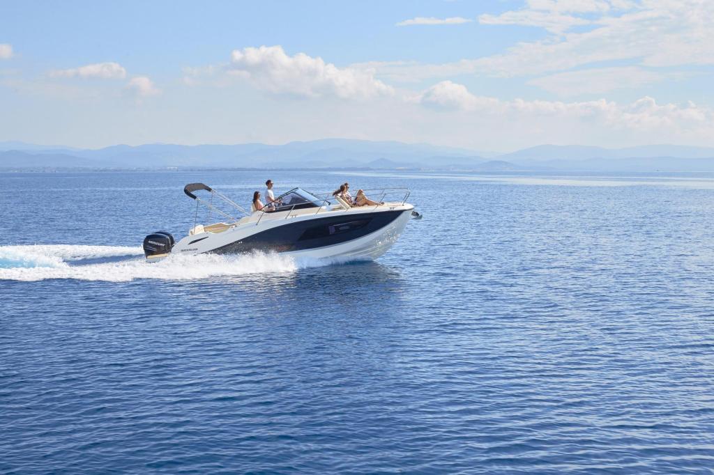 Activ 875 Sundeck Activ 875 Sundeck