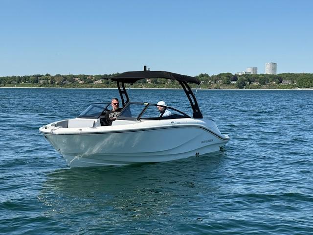 V20i Bowrider mit MerCruiser 4,5L 250PS V20i Bowrider mit MerCruiser 4,5L 250PS
