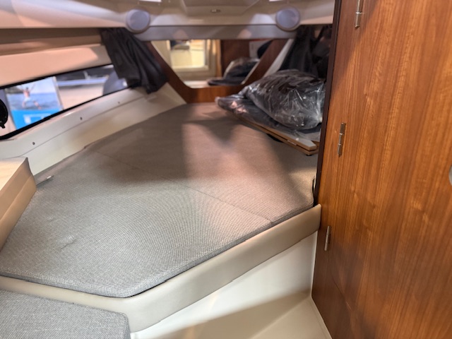 Quicksilver Activ 755 Cruiser mit Mercury 250PS Lagerboot