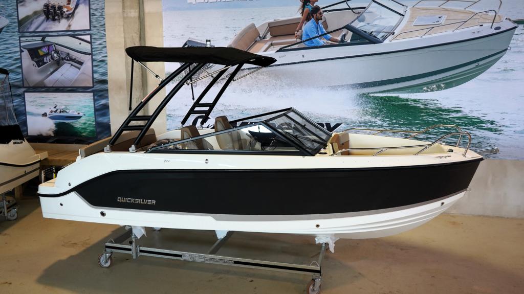 Activ 605 Bowrider mit 115 PS