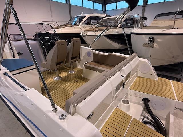 Activ 755 Sundeck mit 250 PS Activ 755 Sundeck mit 250 PS