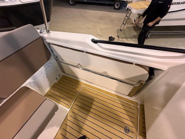 Activ 755 Sundeck mit 250 PS Activ 755 Sundeck mit 250 PS