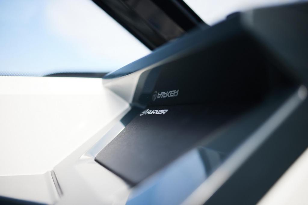 780 Escape inkl. 200 PS und Trailer