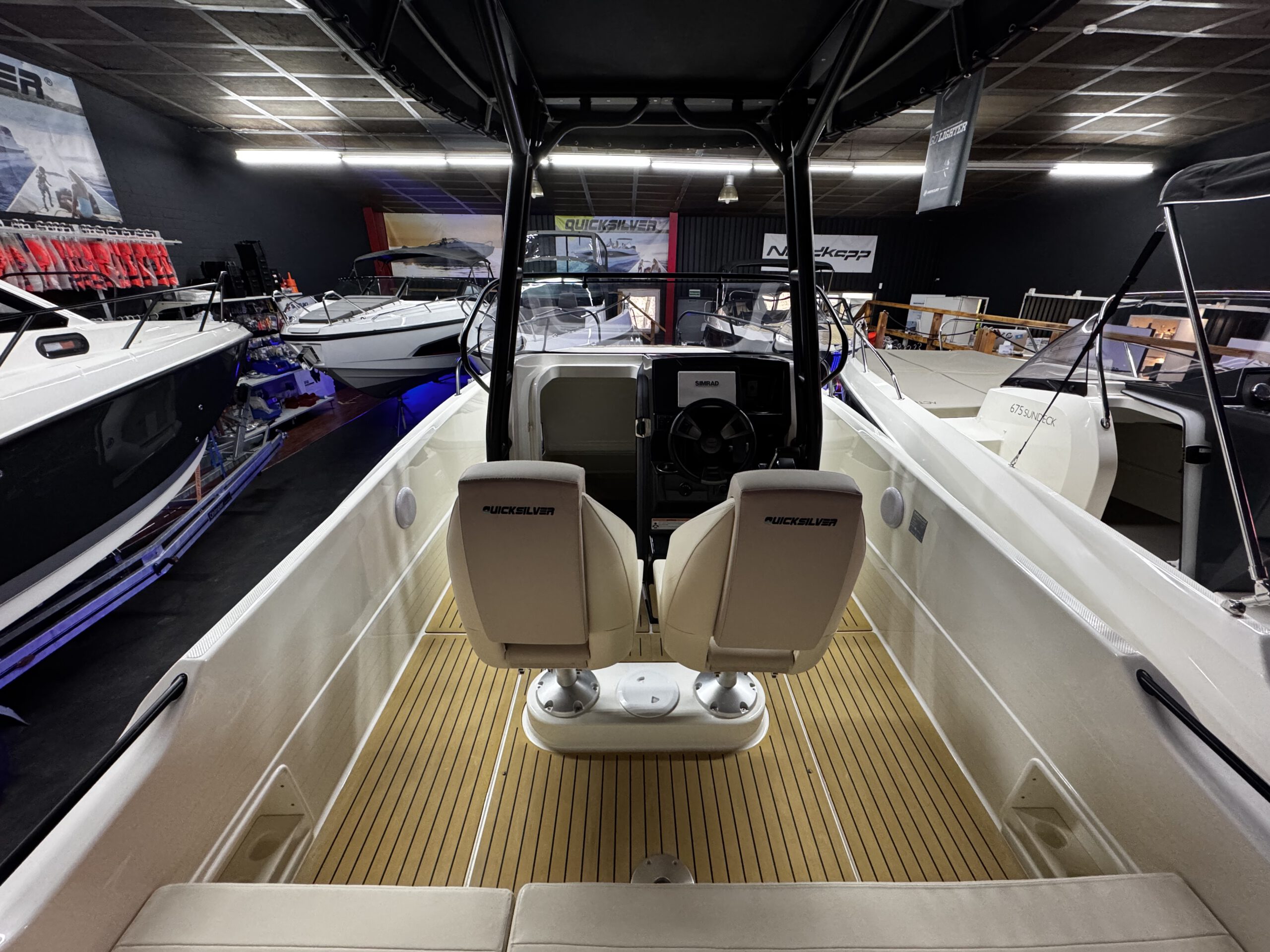 Quicksilver Activ 705 Open mit Mercury 200PS Lagerboot