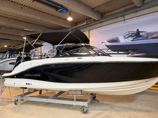 V20 Bowrider Outboard 200PS