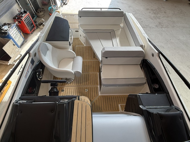 Quicksilver Activ 755 Cruiser mit 250 PS, (#001)