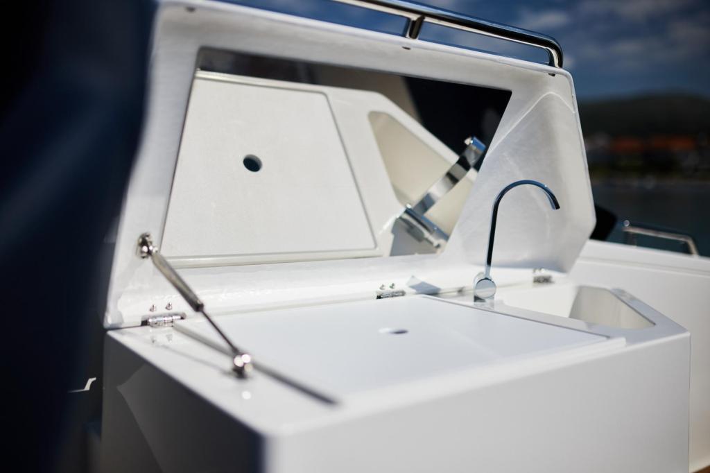 780 Escape inkl. 200 PS und Trailer