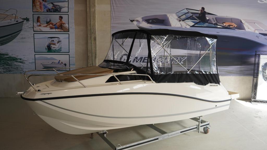 Activ 555 Cabin mit 15PS