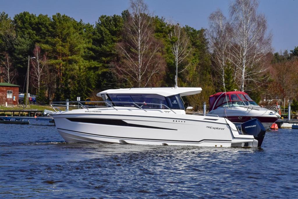 790 Explorer inkl. 200 PS und Trailer 790 Explorer inkl. 200 PS und Trailer