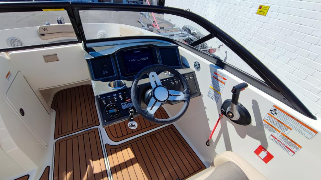 VR5 Bowrider