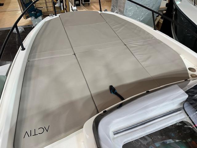 Activ 605 Sundeck 150 PS MESSEBOOT