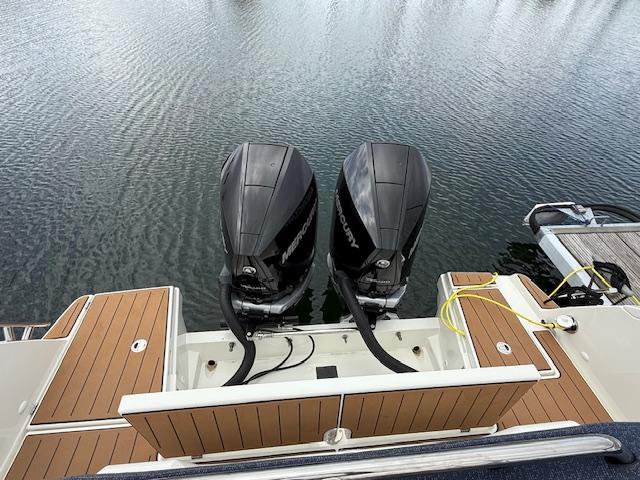 910 Odyssey mit 2x 250PS MESSEBOOT 910 Odyssey mit 2x 250PS MESSEBOOT