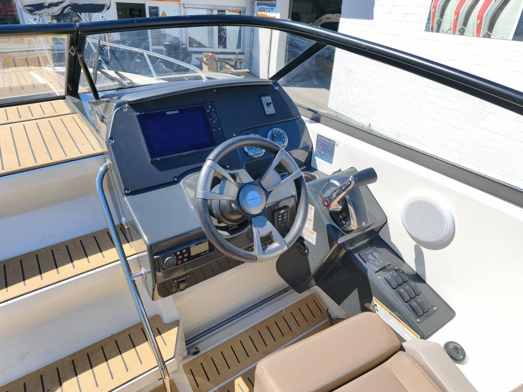 Quicksilver Activ 805 CRUISER mit Mercury F 250 XL V8 und Trailer Gebraucht
