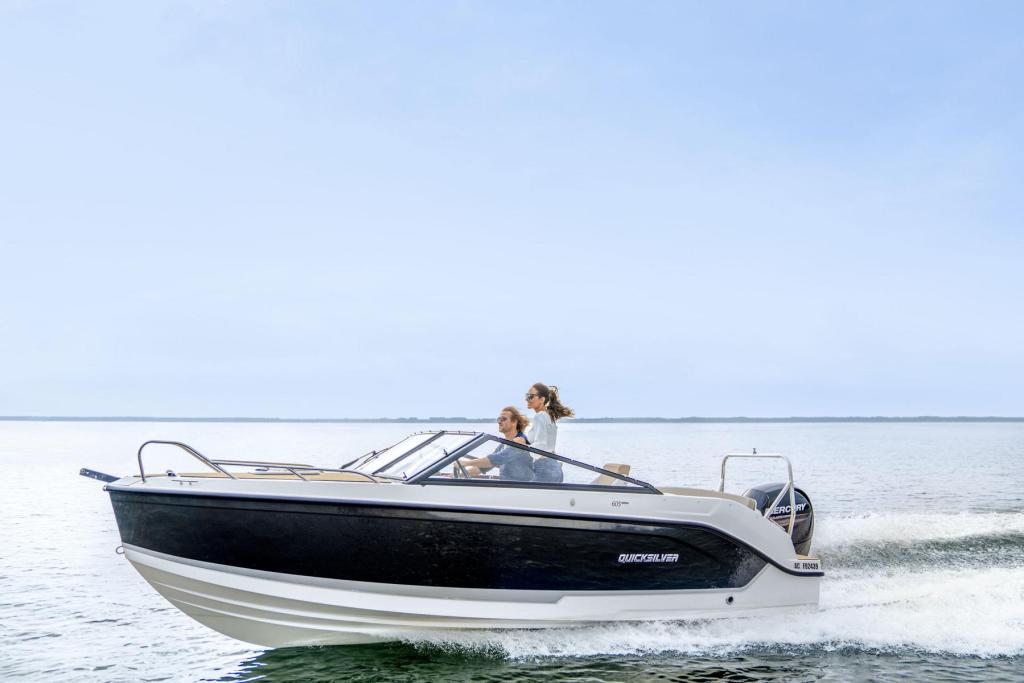 Activ 605 Cruiser mit 115 PS und Trailer Activ 605 Cruiser mit 115 PS und Trailer