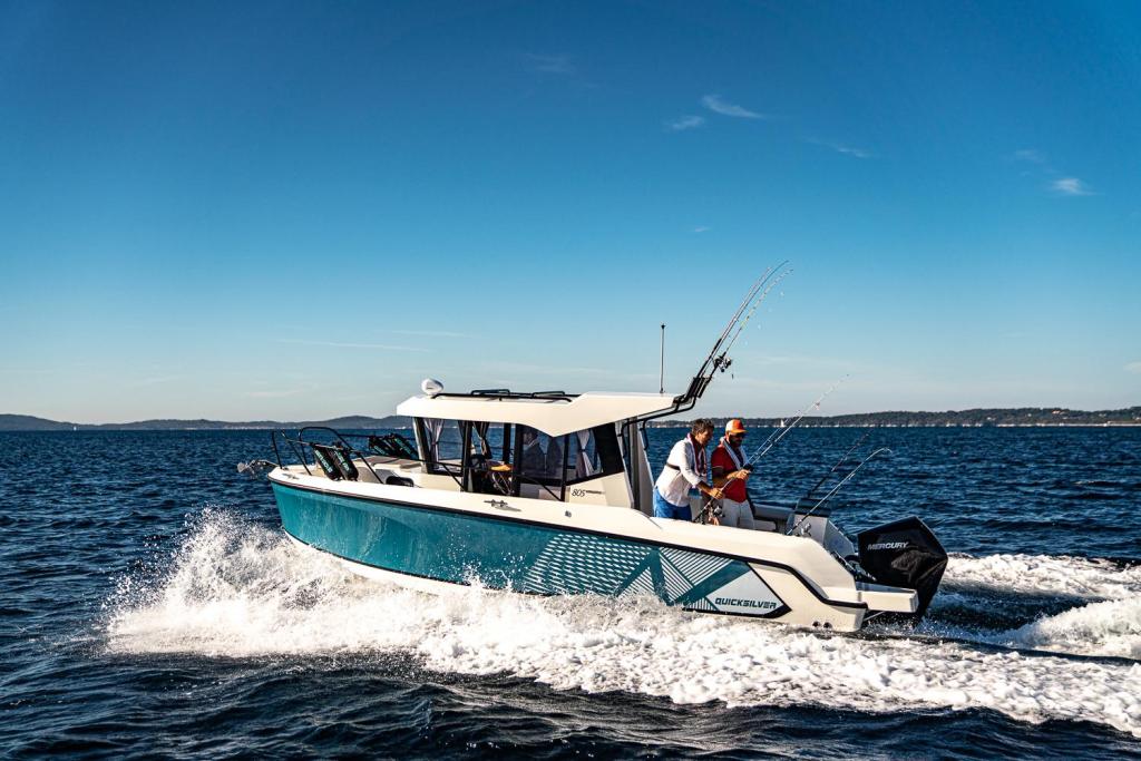 Captur 805 Pilothouse Captur 805 Pilothouse