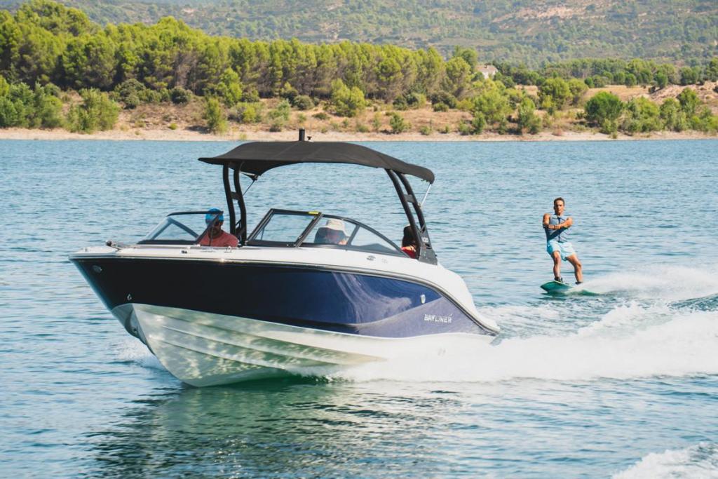 V20 Bowrider Outboard 200PS