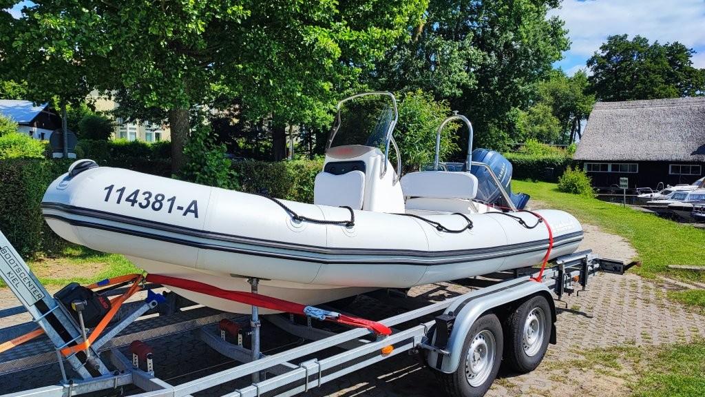 _Bombard_Sunrider_500_mit_Yamaha_60PS