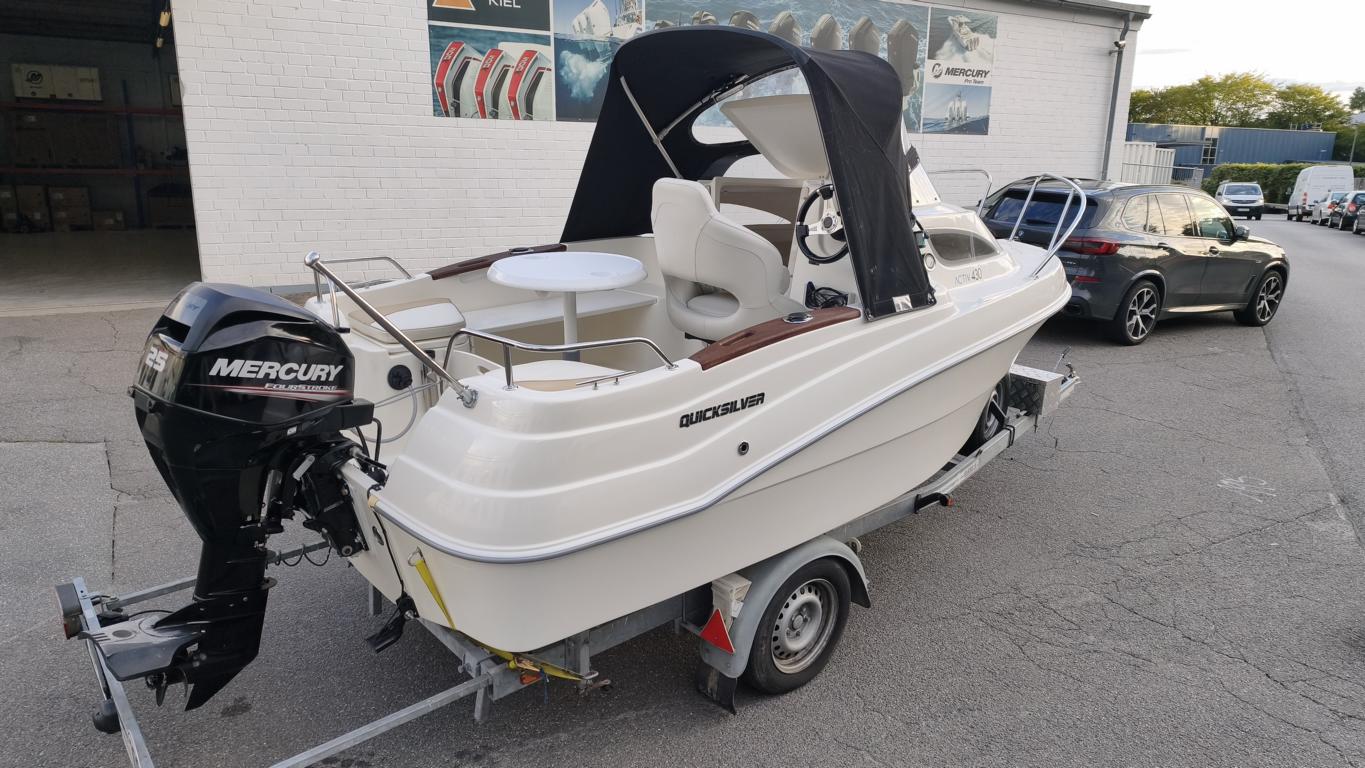 Quicksilver Activ 430 Cabin mit Mercury 25 PS und Trailer, Gebraucht