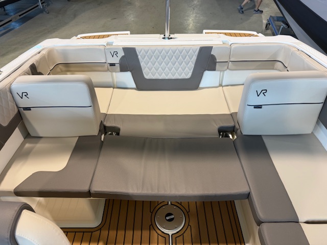 VR4 Bowrider Outboard mit 115PS Lagerboot #2786774