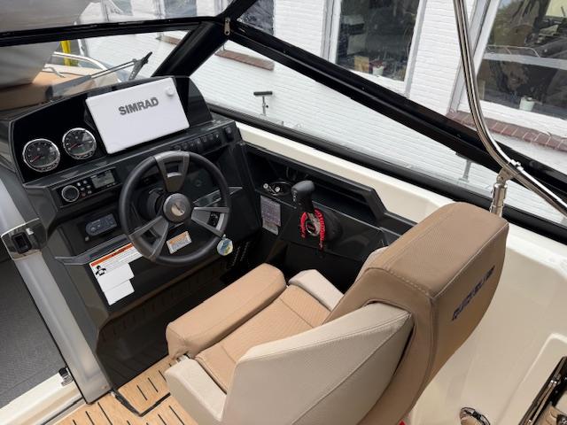 675 Cruiser 225PS Trailer 675 Cruiser 225PS Trailer