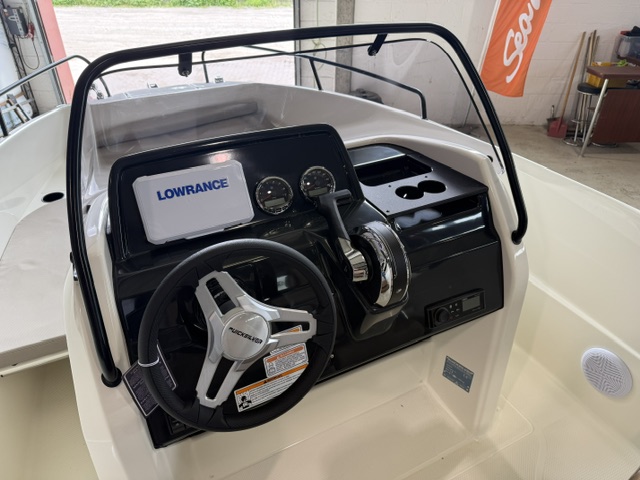 Quicksilver Activ 555 Open mit 80PS, Lagerboot #047889
