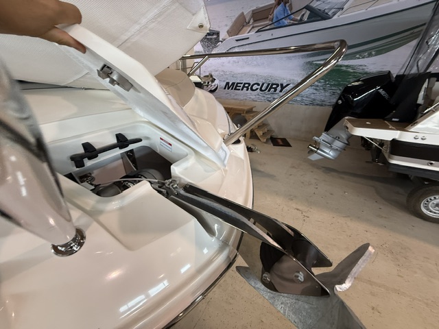 Bayliner VR5 Cuddy IB mit Mercruiser 4.5l (250PS)