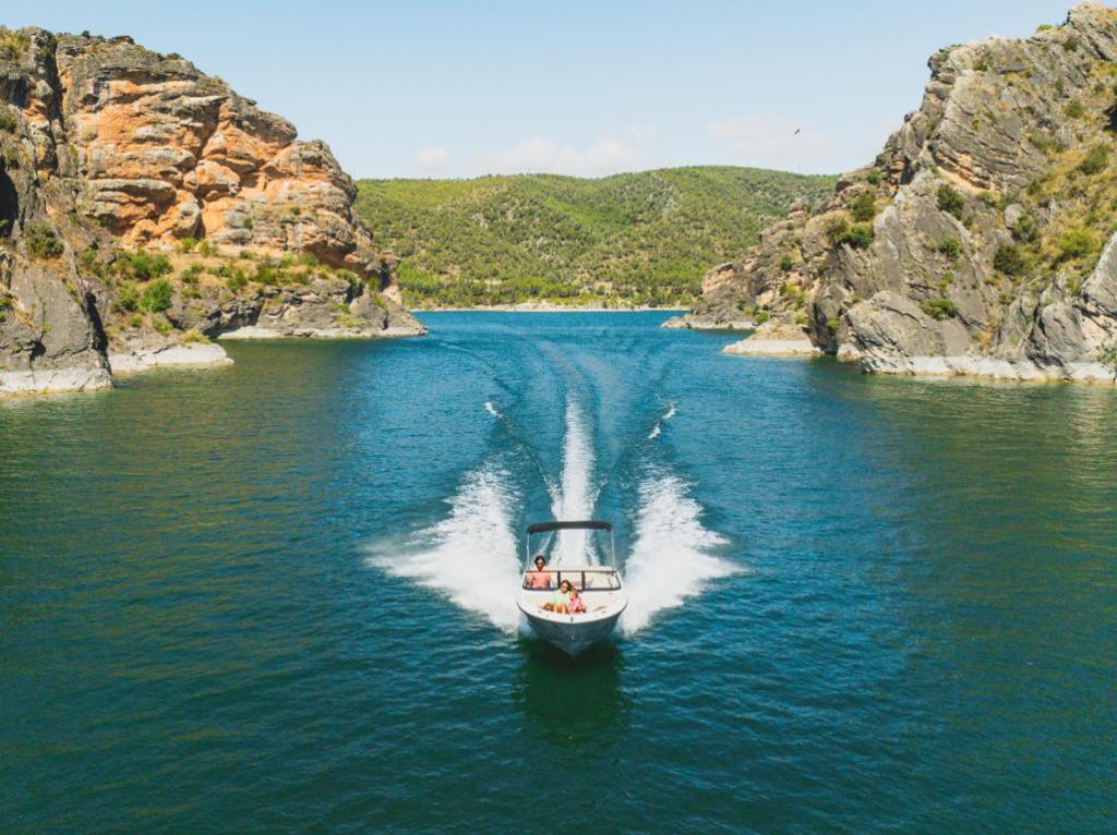 V20 Bowrider Outboard 150PS V20 Bowrider Outboard 150PS