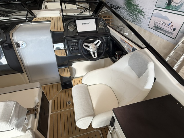 Quicksilver Activ 755 Cruiser mit 250 PS, (#001)