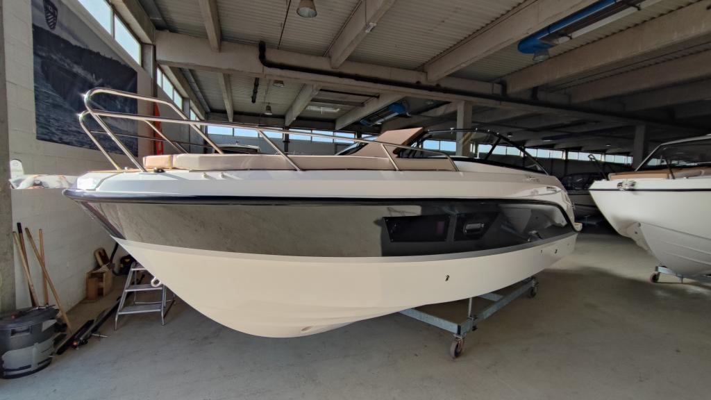ACTIV 805 CRUISER 250PS V8 ACTIV 805 CRUISER 250PS V8