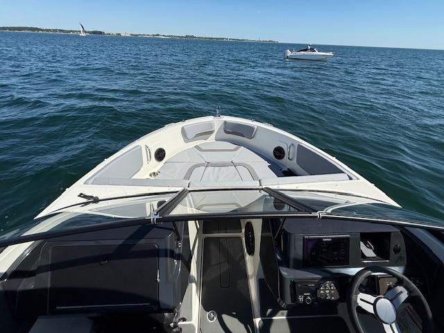 V20i Bowrider mit MerCruiser 4,5L 250PS V20i Bowrider mit MerCruiser 4,5L 250PS