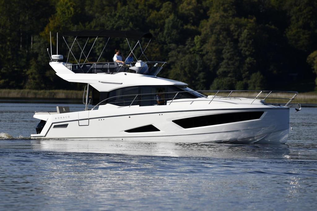 Monaco 110 Flybridge 2 x 200 PS