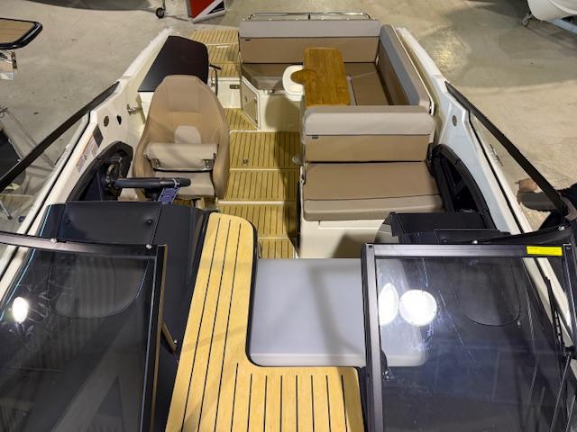 Activ 755 Cruiser mit 250 PS Activ 755 Cruiser mit 250 PS