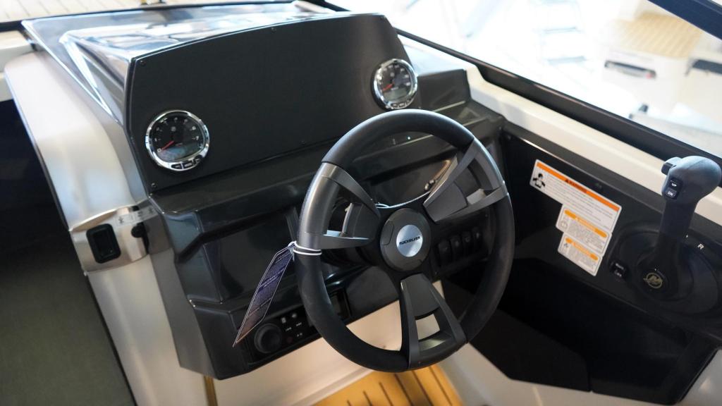 Activ 605 Cruiser mit 115 PS