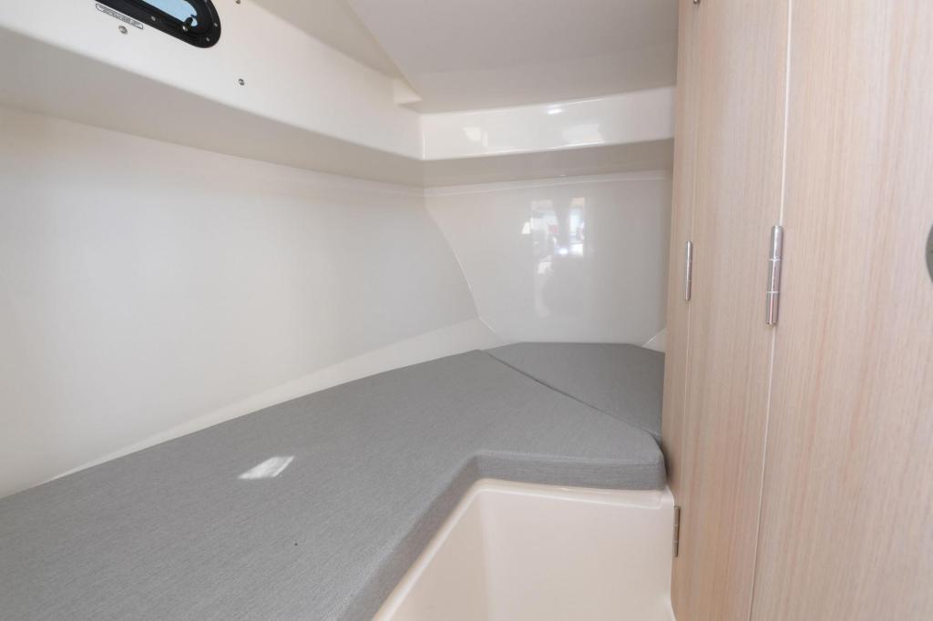 Captur 805 Pilothouse Captur 805 Pilothouse