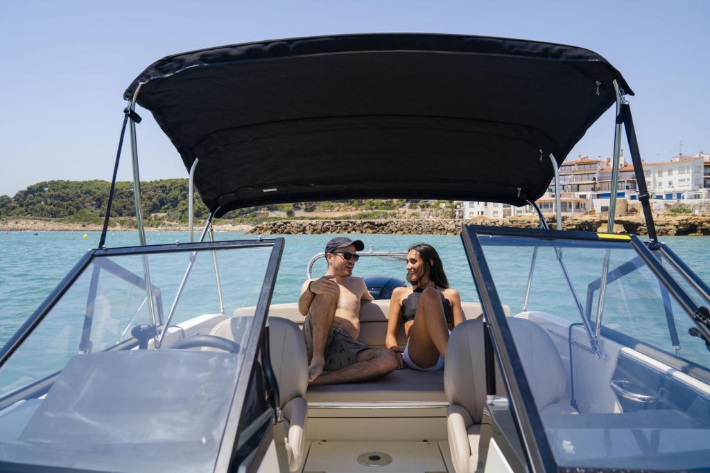 Activ 555 Bowrider mit 15PS inkl Trailer