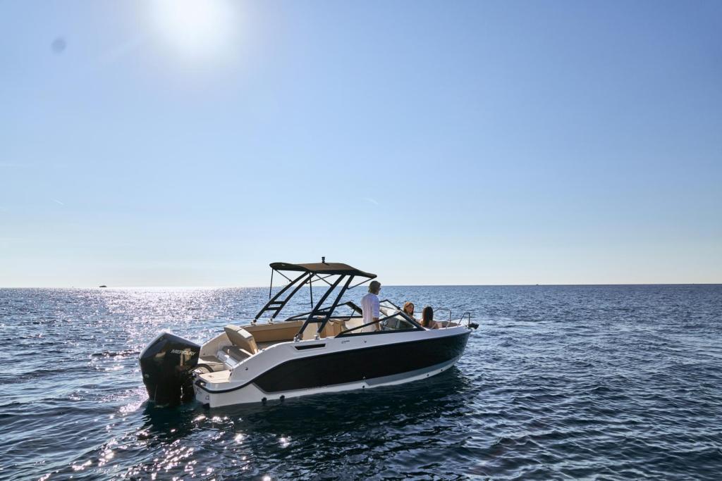 Activ 675 Bowrider Activ 675 Bowrider