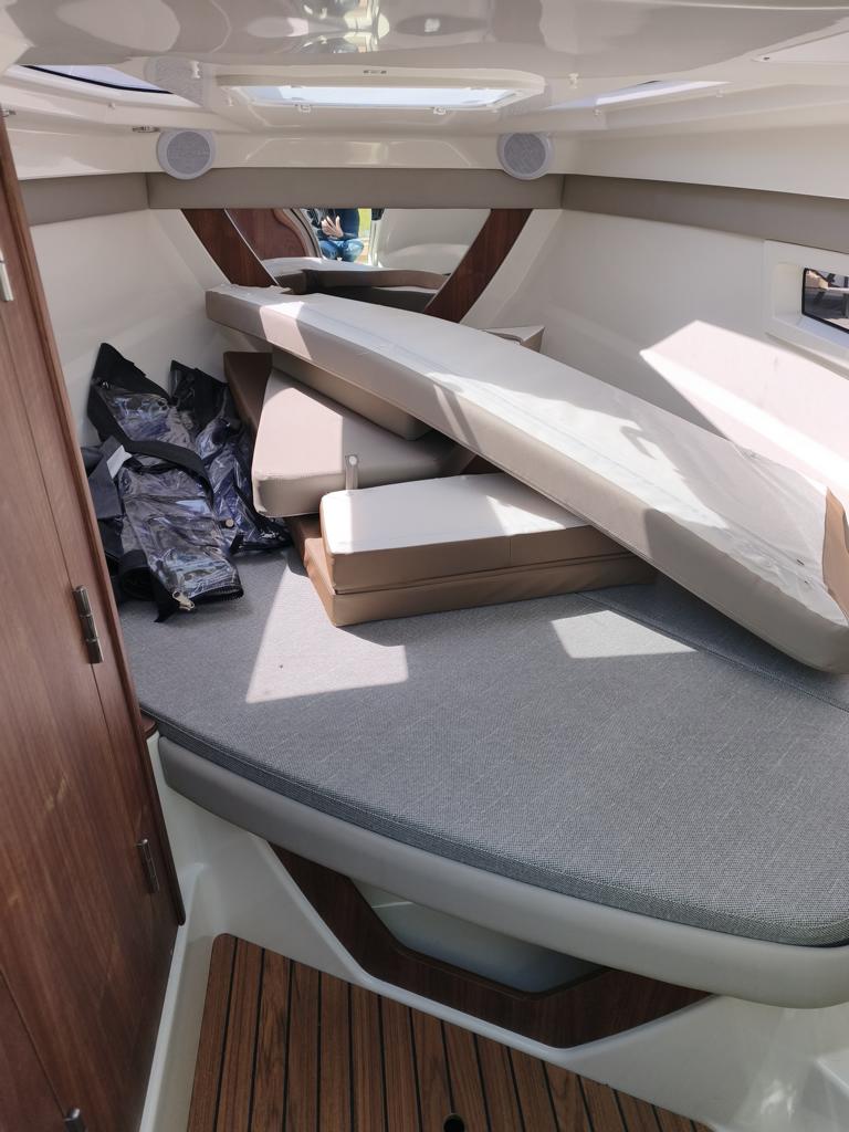 Quicksilver Activ 805 CRUISER mit Mercury F 250 XL V8 und Trailer Gebraucht