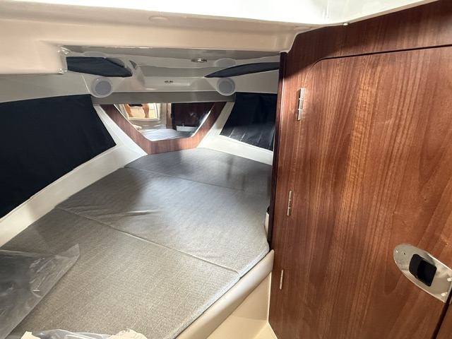 Quicksilver Activ 755 Cruiser mit 250 PS, (#001)