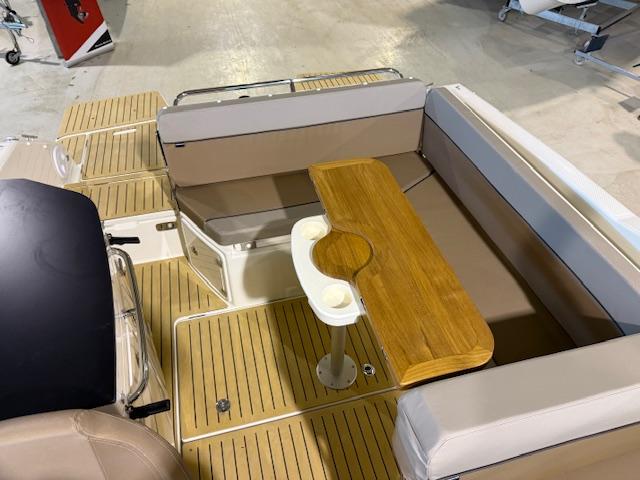 Activ 755 Cruiser mit 250 PS Activ 755 Cruiser mit 250 PS
