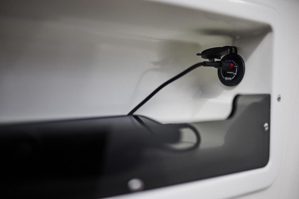 780 Escape inkl. 200 PS und Trailer