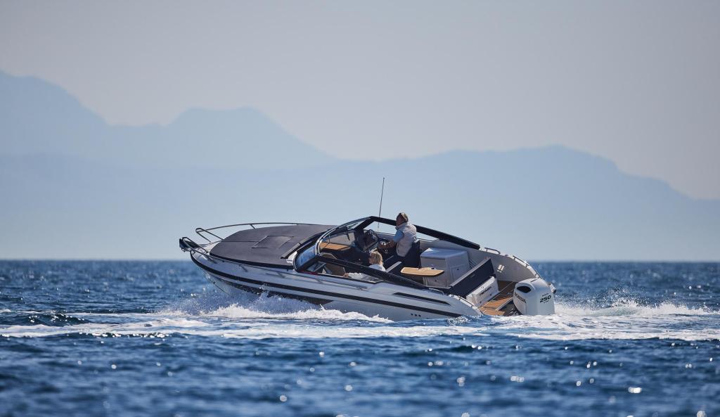 780 Escape inkl. 200 PS und Trailer