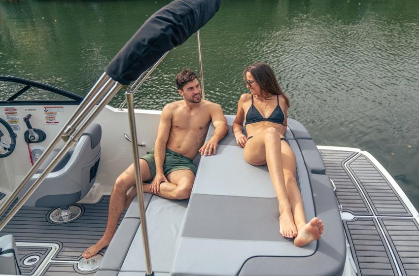 VR4 Bowrider Inboard VR4 Bowrider Inboard