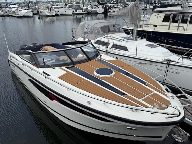 910 Odyssey mit 2x 250PS MESSEBOOT 910 Odyssey mit 2x 250PS MESSEBOOT
