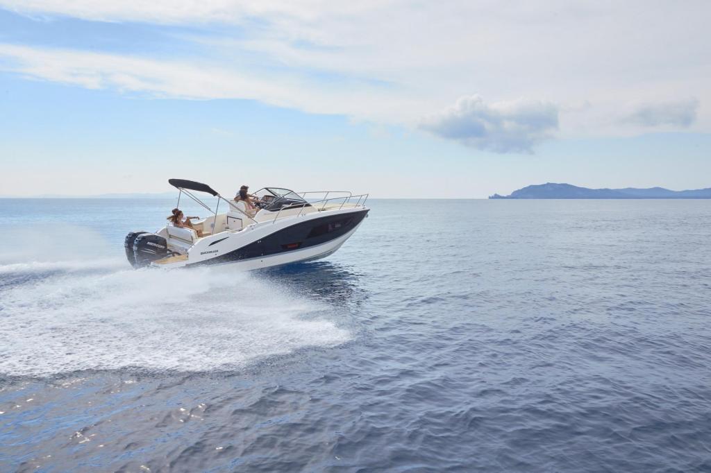 Activ 875 Sundeck Activ 875 Sundeck