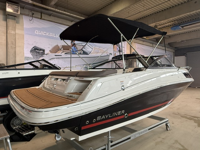 Bayliner VR5 Cuddy IB mit Mercruiser 4.5l (250PS)