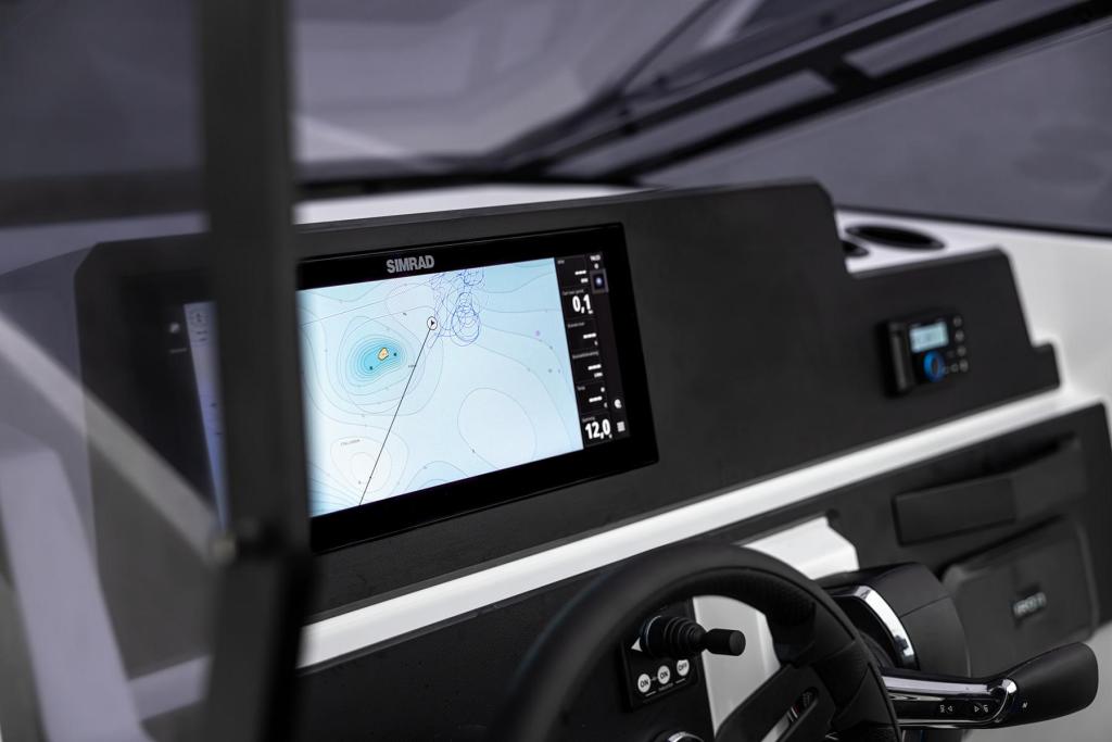 907 mit 300 PS und Trailer