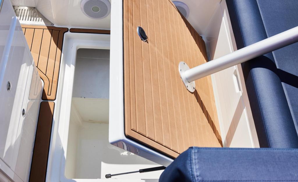 780 Escape inkl. 200 PS und Trailer