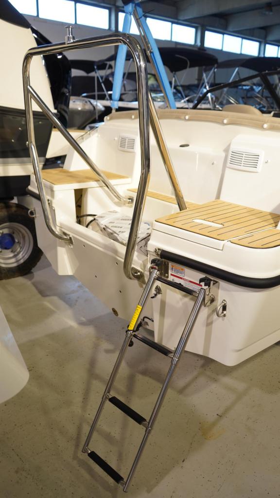 Activ 555 Bowrider mit 60PS